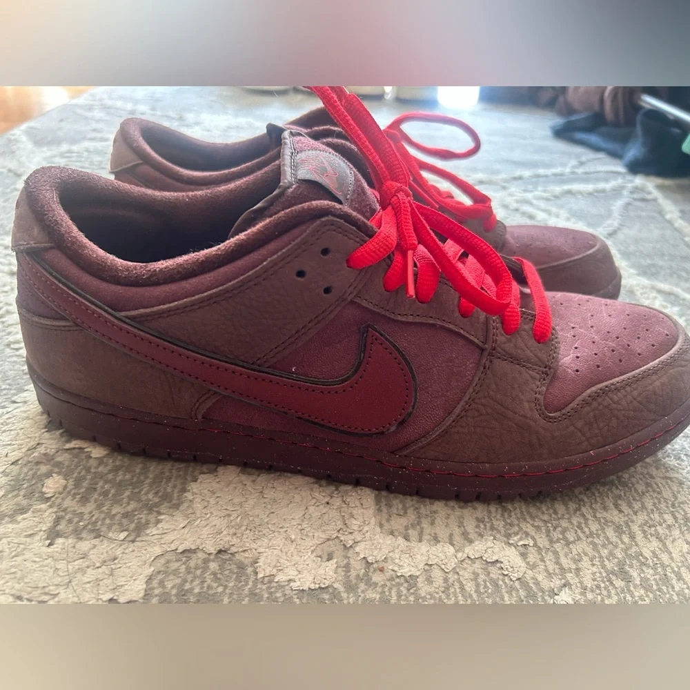 Nike SB Dunk City of Love Men’s 13 barely worn with box and laces